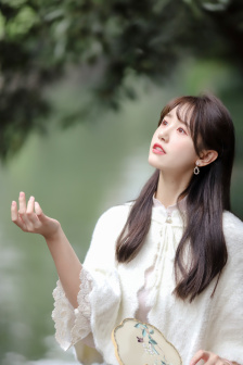 灌满浊白